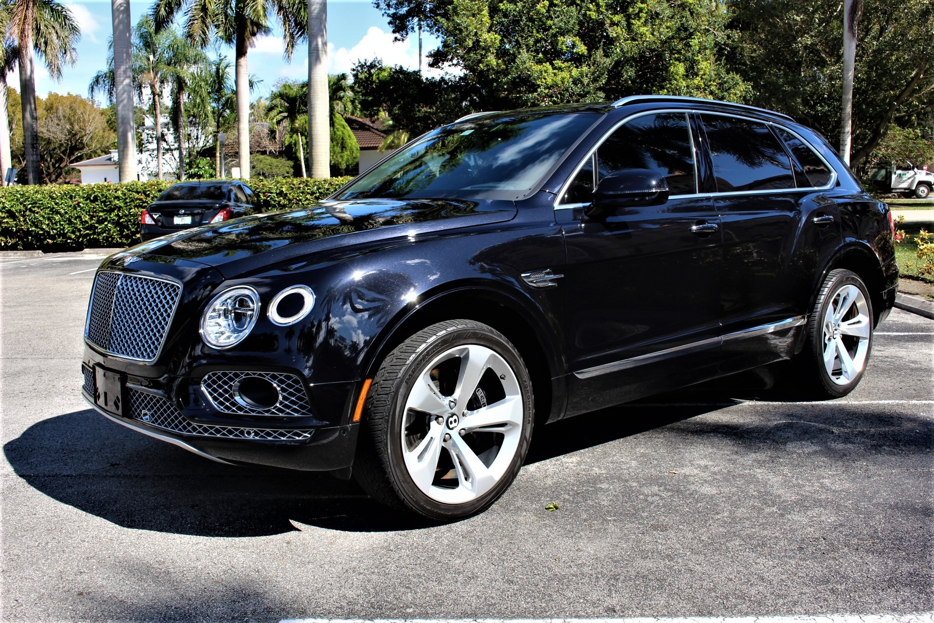 Used 2018 Bentley Bentayga W12 Signature Edition for sale $136,850 at The Gables Sports Cars in Miami FL 33146 3