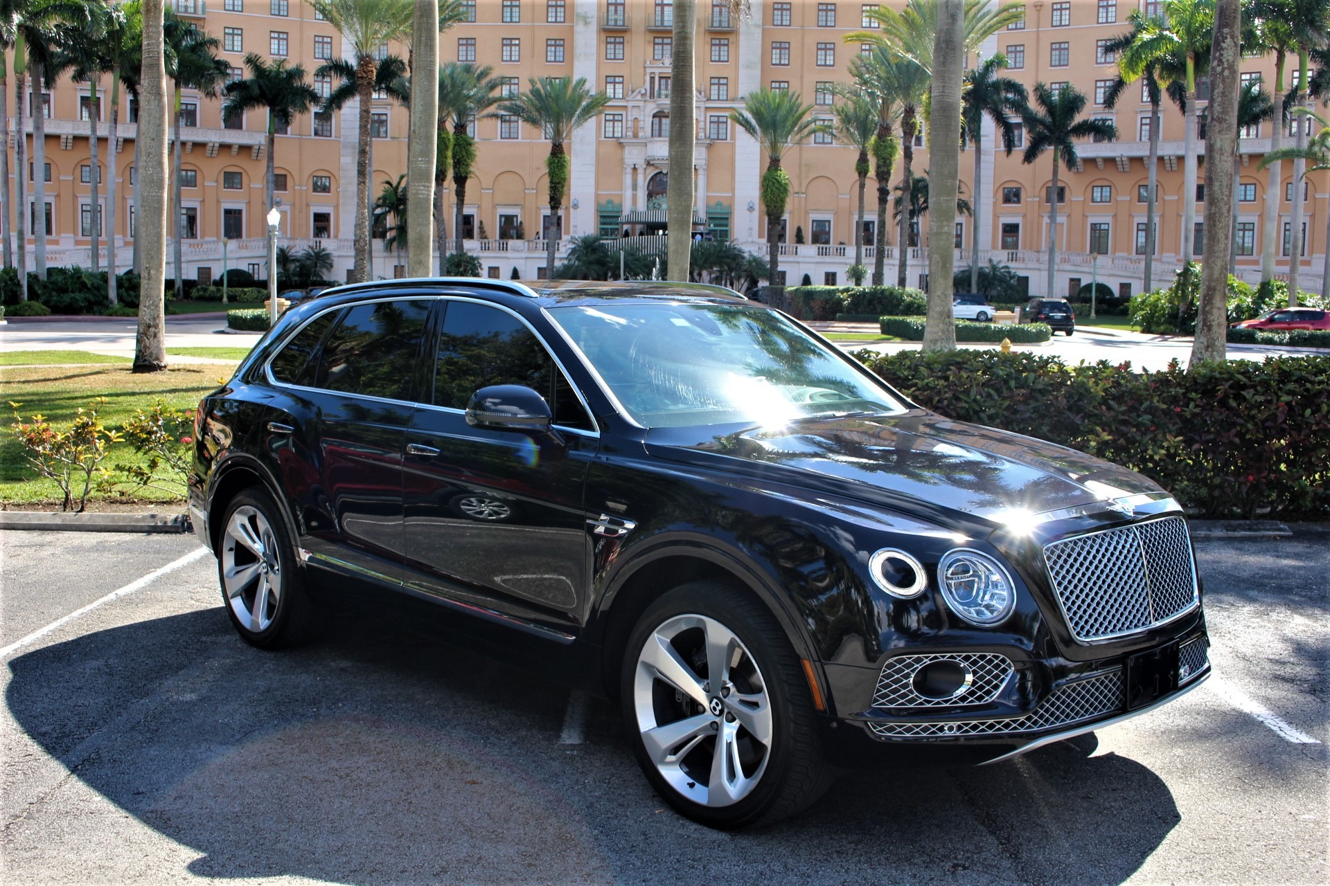 Used 2018 Bentley Bentayga W12 Signature Edition for sale $136,850 at The Gables Sports Cars in Miami FL 33146 1