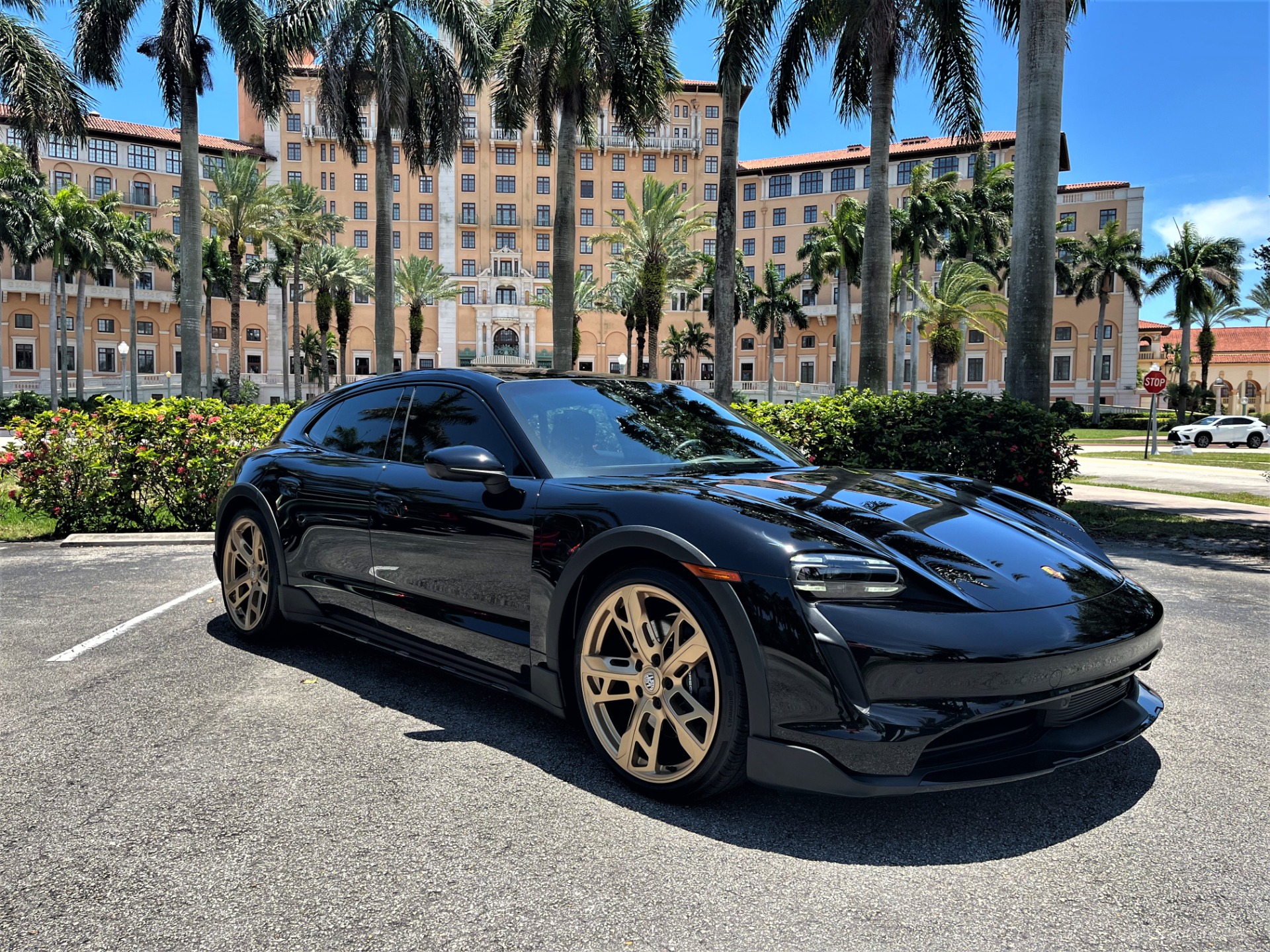 Used 2022 Porsche Taycan 4 Cross Turismo for sale $136,850 at The Gables Sports Cars in Miami FL 33146 2