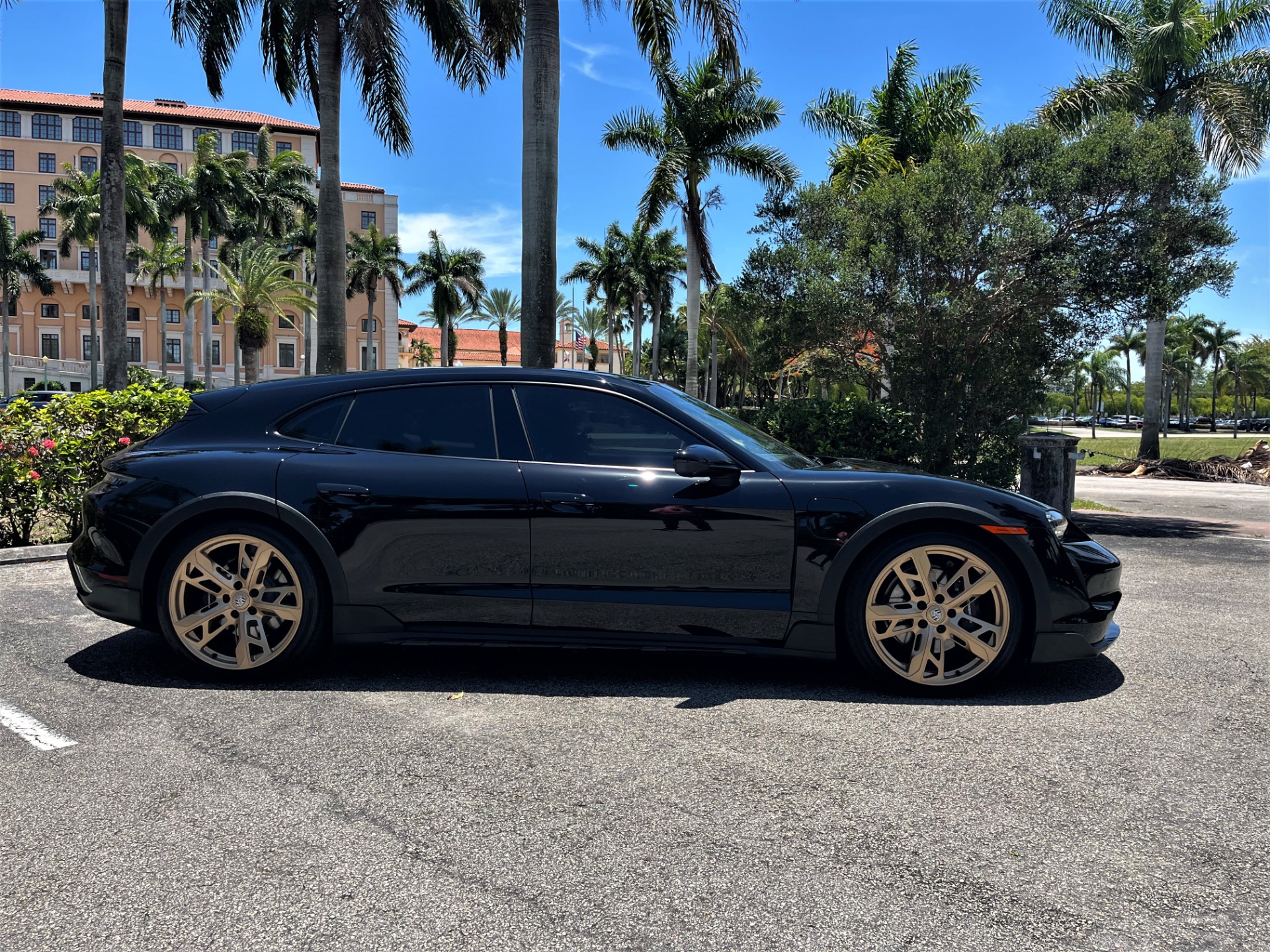 Used 2022 Porsche Taycan 4 Cross Turismo for sale Sold at The Gables Sports Cars in Miami FL 33146 3