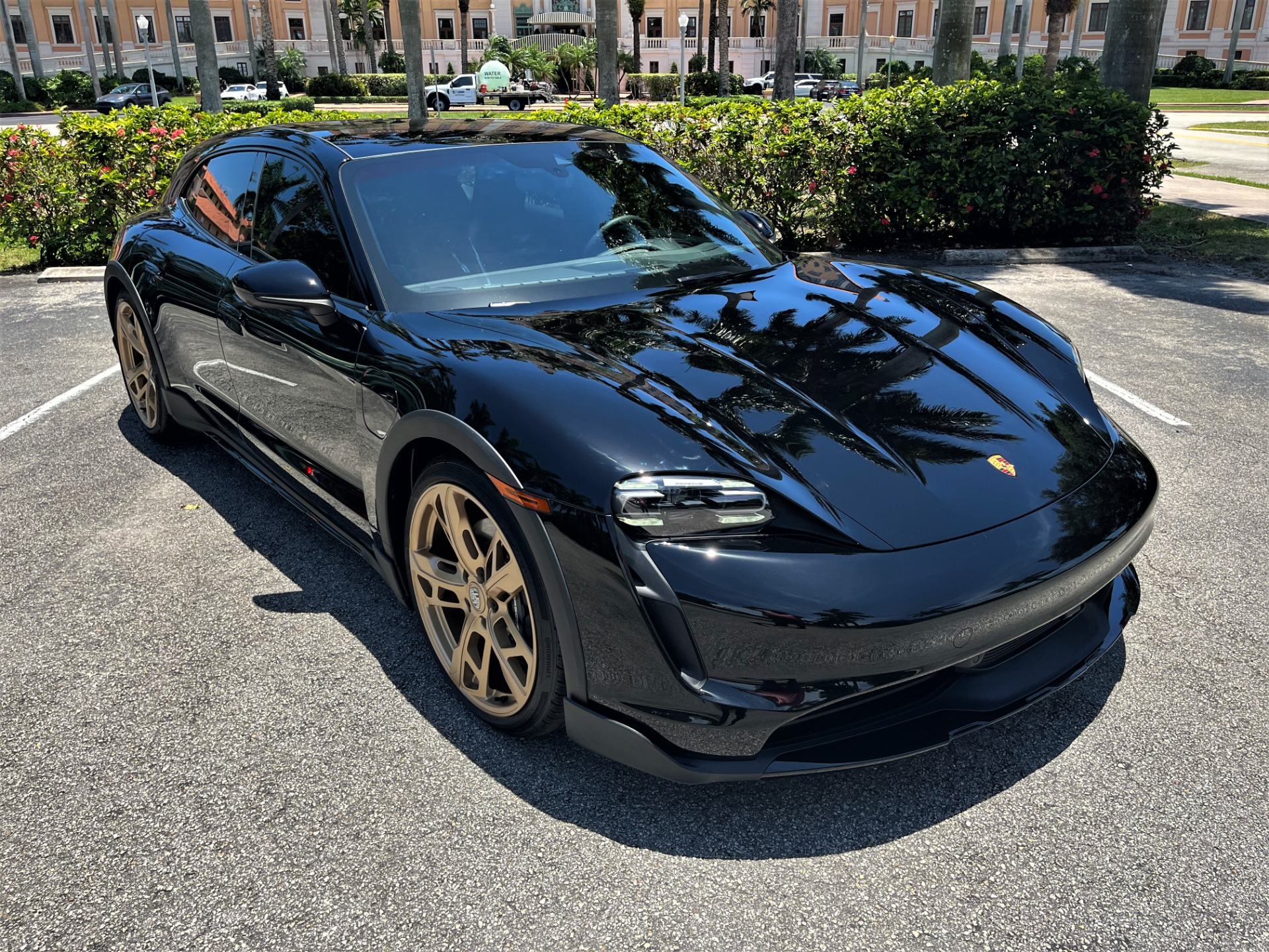 Used 2022 Porsche Taycan 4 Cross Turismo for sale Sold at The Gables Sports Cars in Miami FL 33146 4