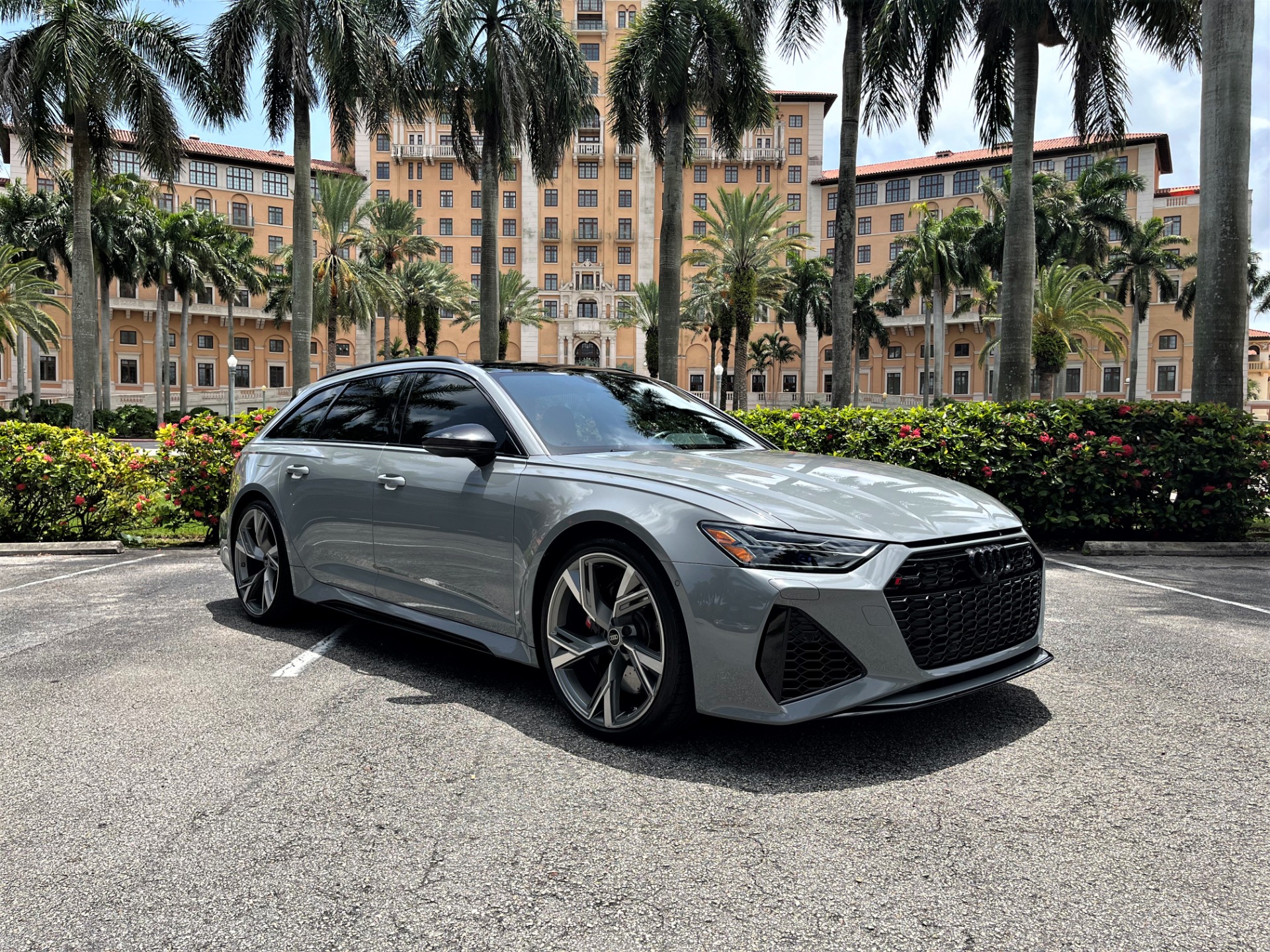 Used 2021 Audi RS 6 Avant 4.0T quattro Avant for sale $129,850 at The Gables Sports Cars in Miami FL 33146 1